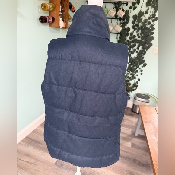 Old Navy Puffer Vest  Thick Full Zip Fleece Lined Navy Blue Pockets Size Small - Picture 2 of 9